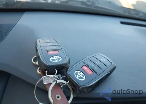 2024 Toyota Grand Highlander Xle из США, поврежденный, VIN 5TDAAAB50RS026804